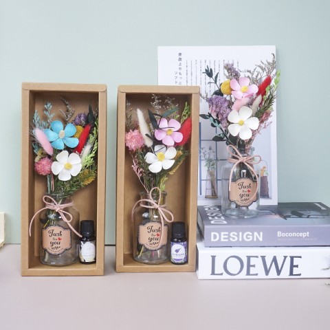 Bình hoa khô thủy tinh kèm tinh dầu Florist Box