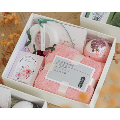 Set quà tặng phụ nữ 8/3 Luvgift Gift of care luv336