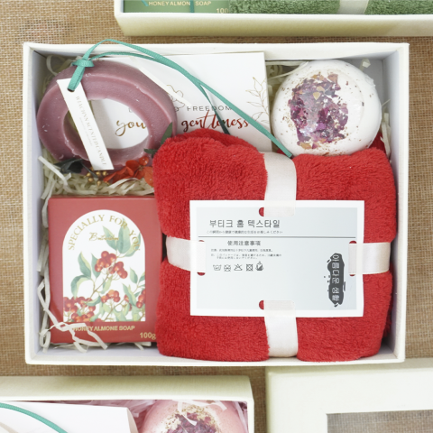 Set quà tặng phụ nữ 8/3 Luvgift Gift of care luv336