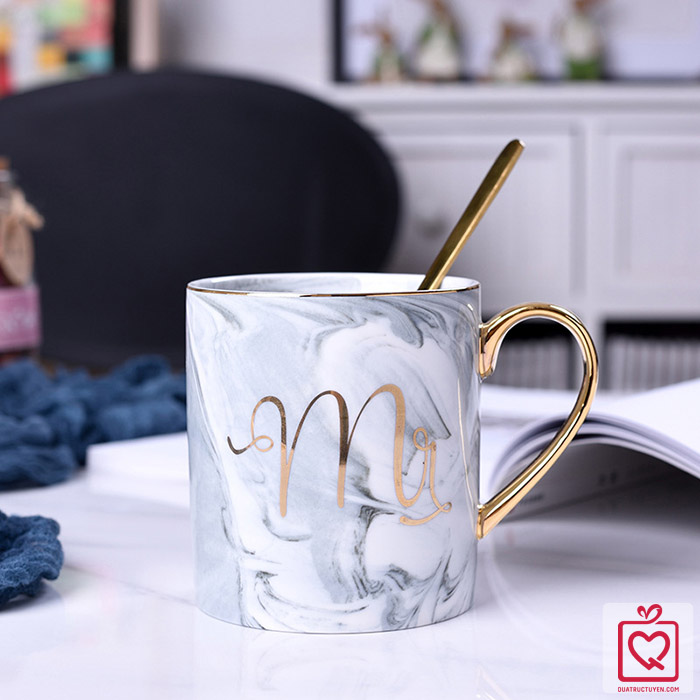 Cốc sứ v&acirc;n đ&aacute; Mr Mrs