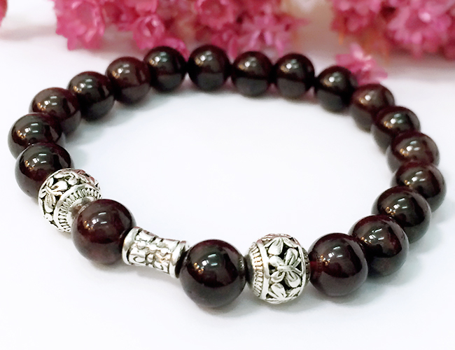 V&ograve;ng tay đ&aacute; garnet