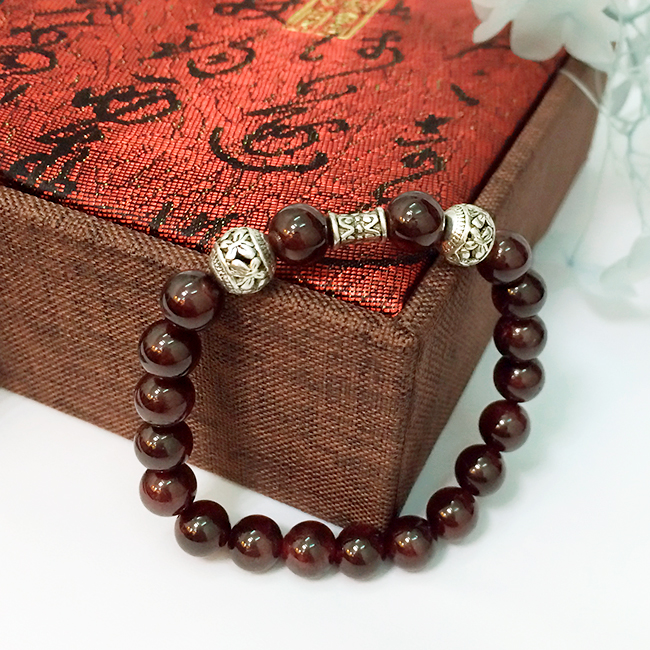 V&ograve;ng tay đ&aacute; garnet