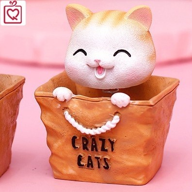Mô hình mèo con lắc lư Crazy Cat - Mèo vàng mắt tít