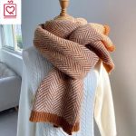 Khăn len quàng cổ họa tiết chữ W KH3 - Nâu đỏ