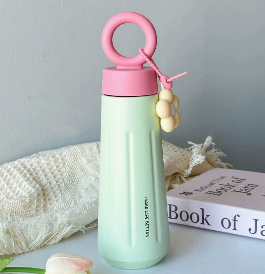 Bình giữ nhiệt tay tròn BL100 pastel kèm charm hoa cúc - Xanh lá