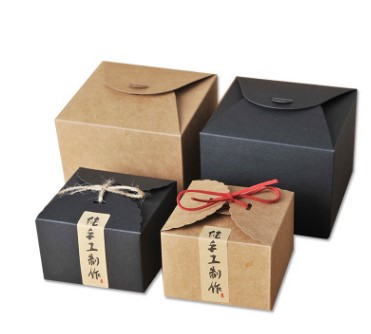 Hộp giấy kraft vuông nắp cài thắt nơ H50 - Đen to
