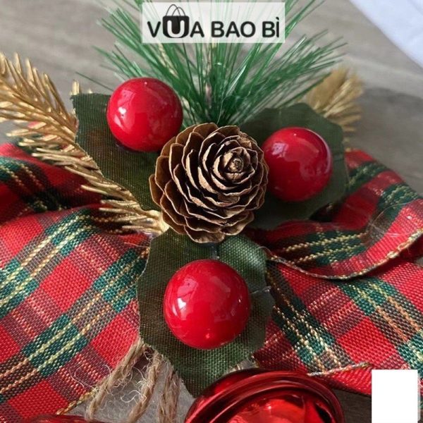 Chuông treo cửa Noel kèm cành thông, nơ