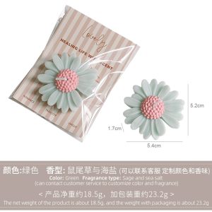 Nến thơm dễ thương: cúc daisy, quái vật đất sét