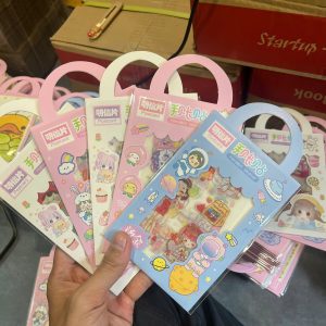 Set 4 tấm sticker kèm hộp quai xách STI118