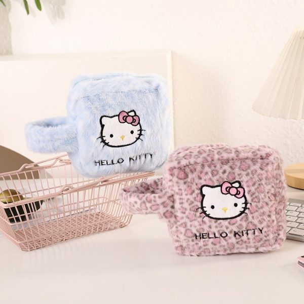 Túi đựng đồ cá nhân lông mềm Hello Kitty