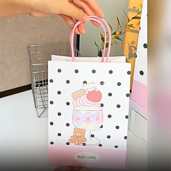 Túi giấy quà hoạt hình dễ thương nhiều mẫu