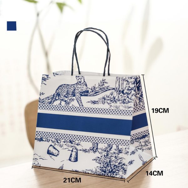 Túi giấy quà hoạt hình dễ thương nhiều mẫu - Trái tim TU54 - M 21×19×14
