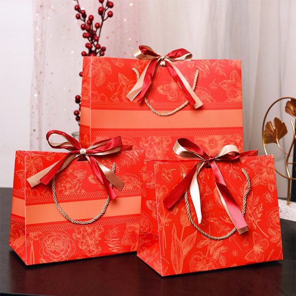 Túi quà đỏ Tết họa tiết hoa, kẻ ngang TU44