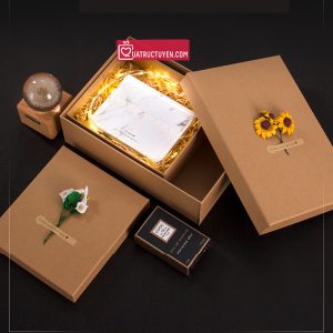 Hộp quà tặng kraft form cứng cáp H22 gắn hoa hướng dương