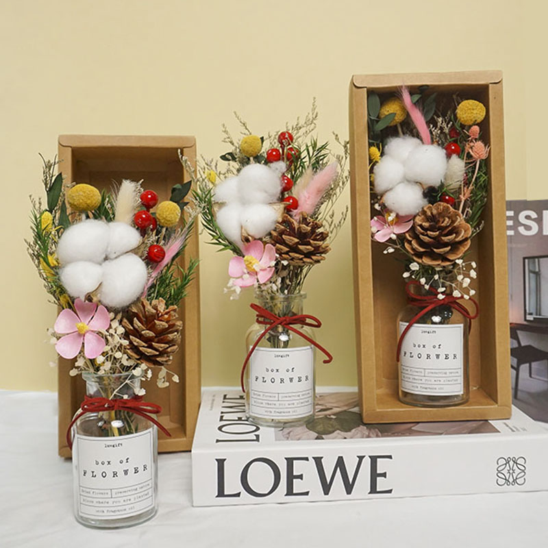 Hộp quà hoa khô quả thông kèm tinh dầu Glorious Box