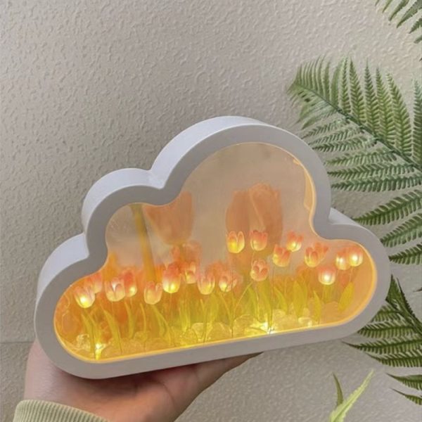 Gương để bàn kiêm đèn led vườn hoa tulip DIY ( Mẫu đã được gắn sẵn hoa bên trong)