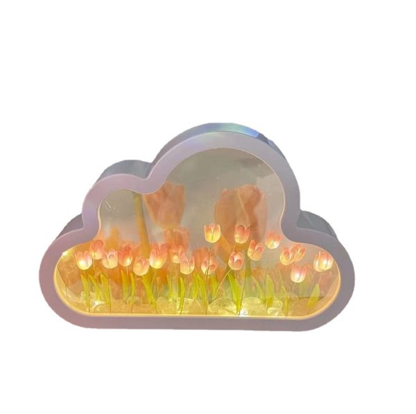 Gương để bàn kiêm đèn led vườn hoa tulip DIY ( Mẫu đã được gắn sẵn hoa bên trong)