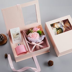 Set quà tặng 8/3 hoa sáp, tinh dầu kèm Luv208 