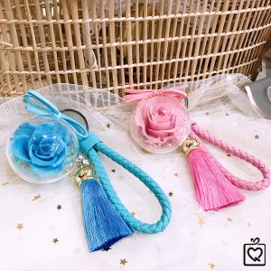 Hoa hồng bất tử kèm móc khóa dây treo