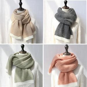 Khăn len quàng cổ họa tiết chữ W KH3
