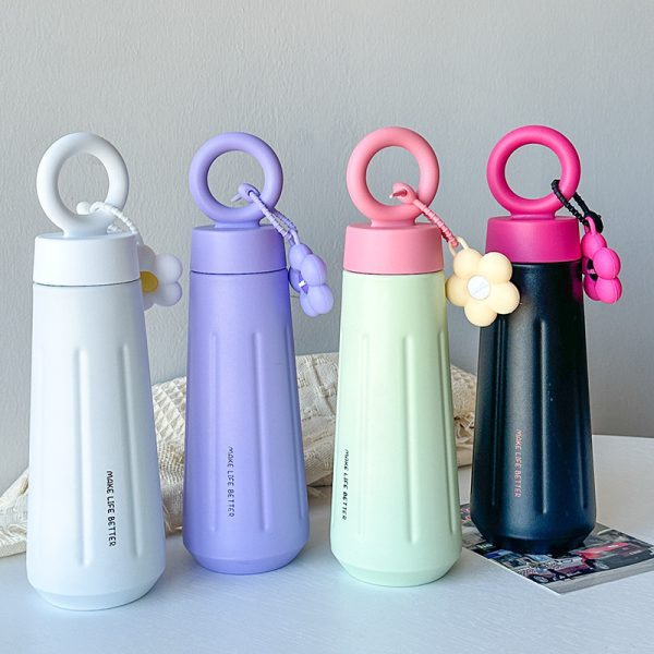 Bình giữ nhiệt tay tròn BL100 pastel kèm charm hoa cúc