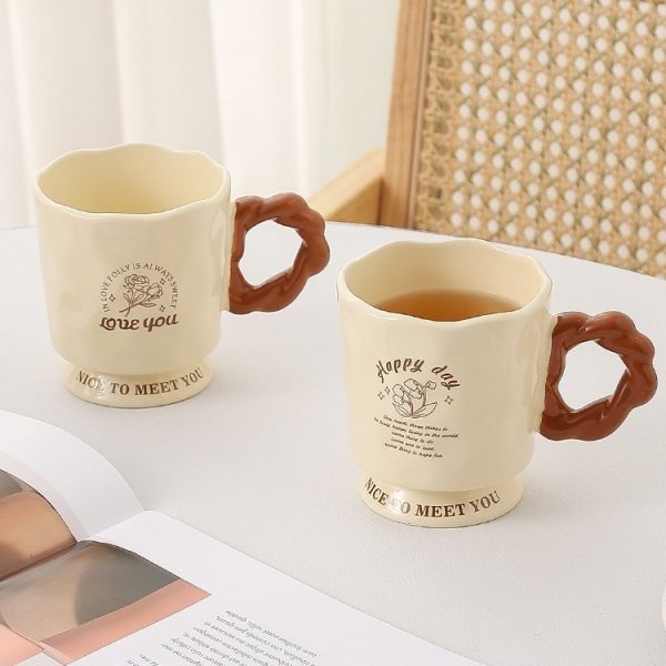 Cốc sứ có đế cổ điển BL189