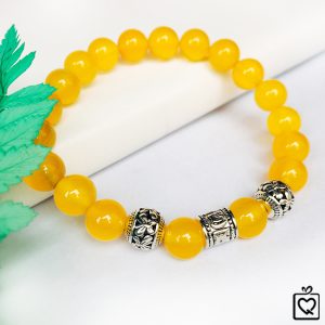 Vòng tay phong thủy đá mã não vàng