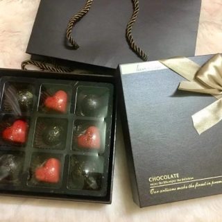 Ảnh thật khách chụp: Socola Valentine Trái tim thổn thức Hộp 9 viên SO09 - cam