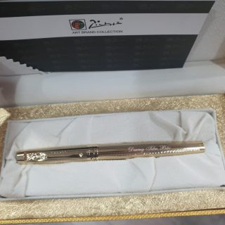 Ảnh thật khách chụp: Bút Picasso - Tác Phẩm Huyền Bí 933 RG